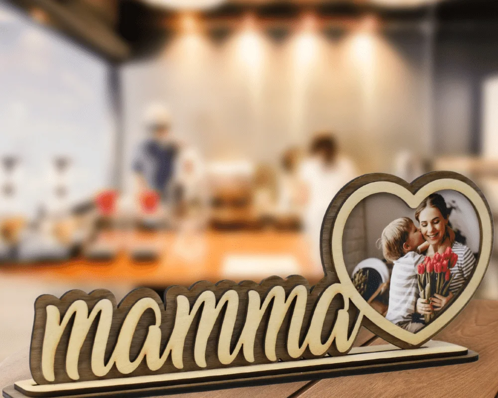 Cornice Foto Legno Personalizzata | Scritta 'Mamma' | Regalo Festa Della Mamma | Dimensioni 20x26 Cm